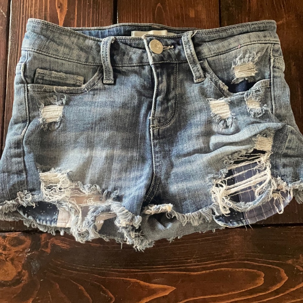 Daytrip shorts size 23 patch pockets